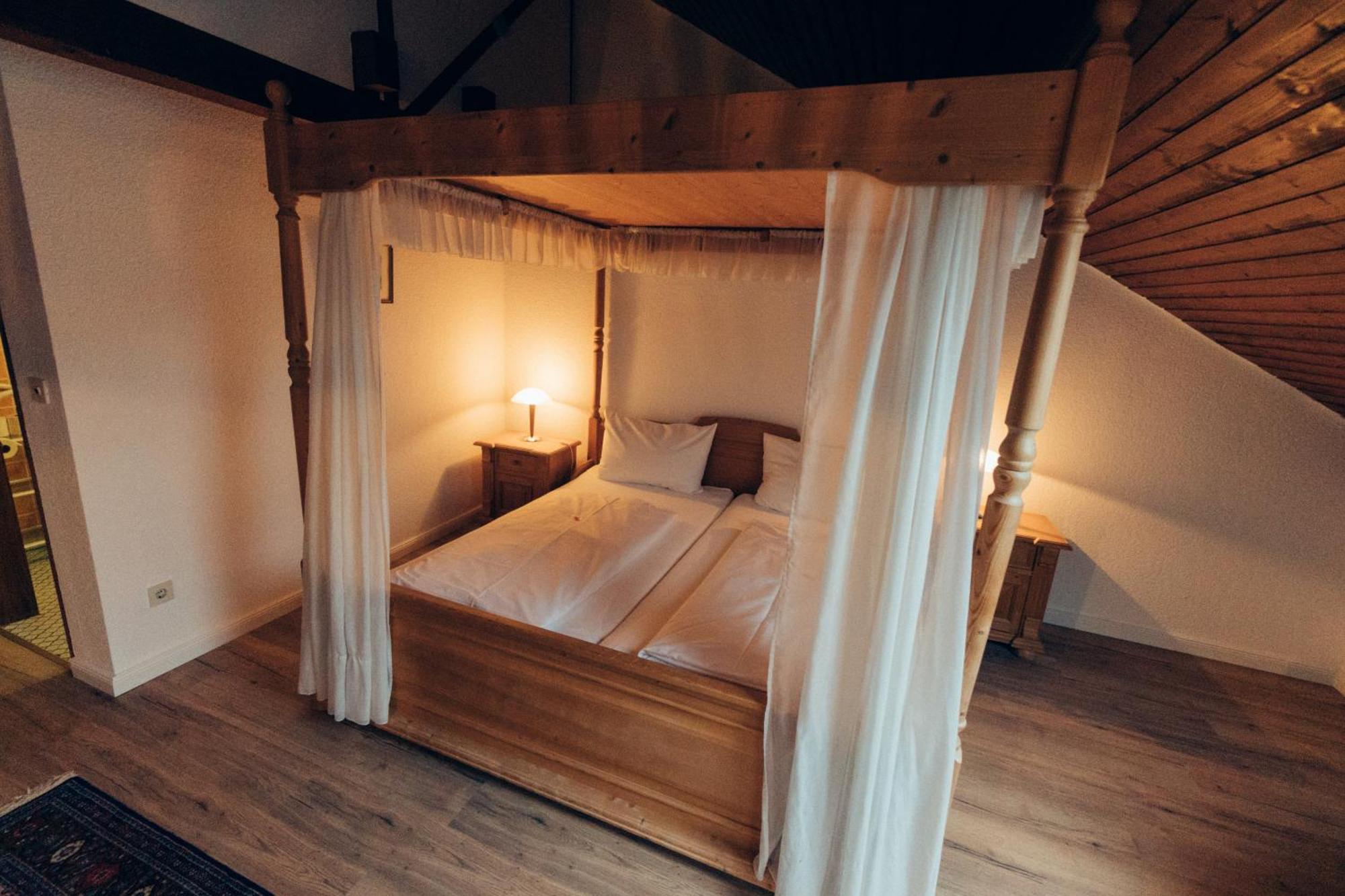 Gasthof Hotel Zur Post Egloffstein Luaran gambar