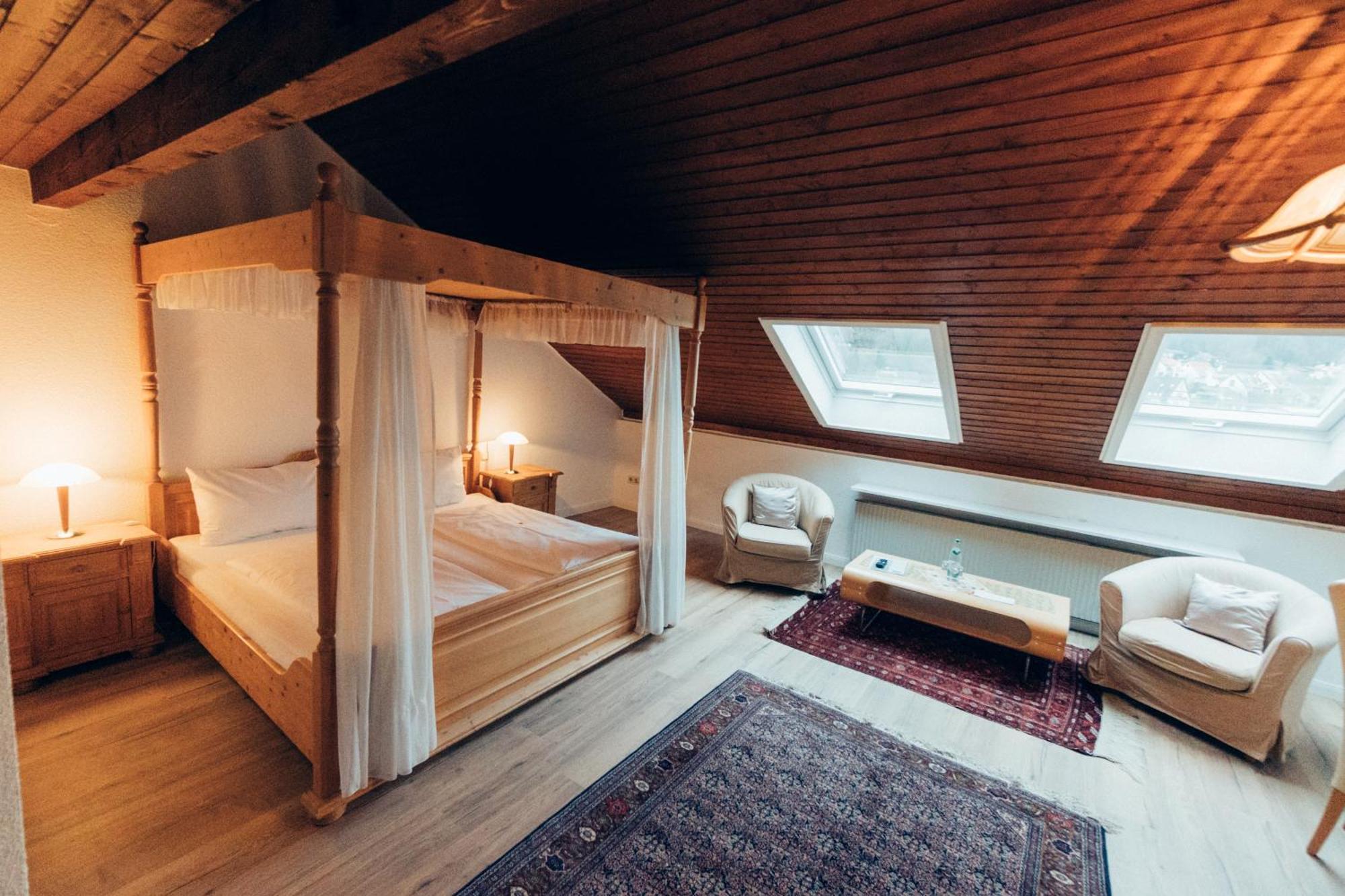 Gasthof Hotel Zur Post Egloffstein Luaran gambar